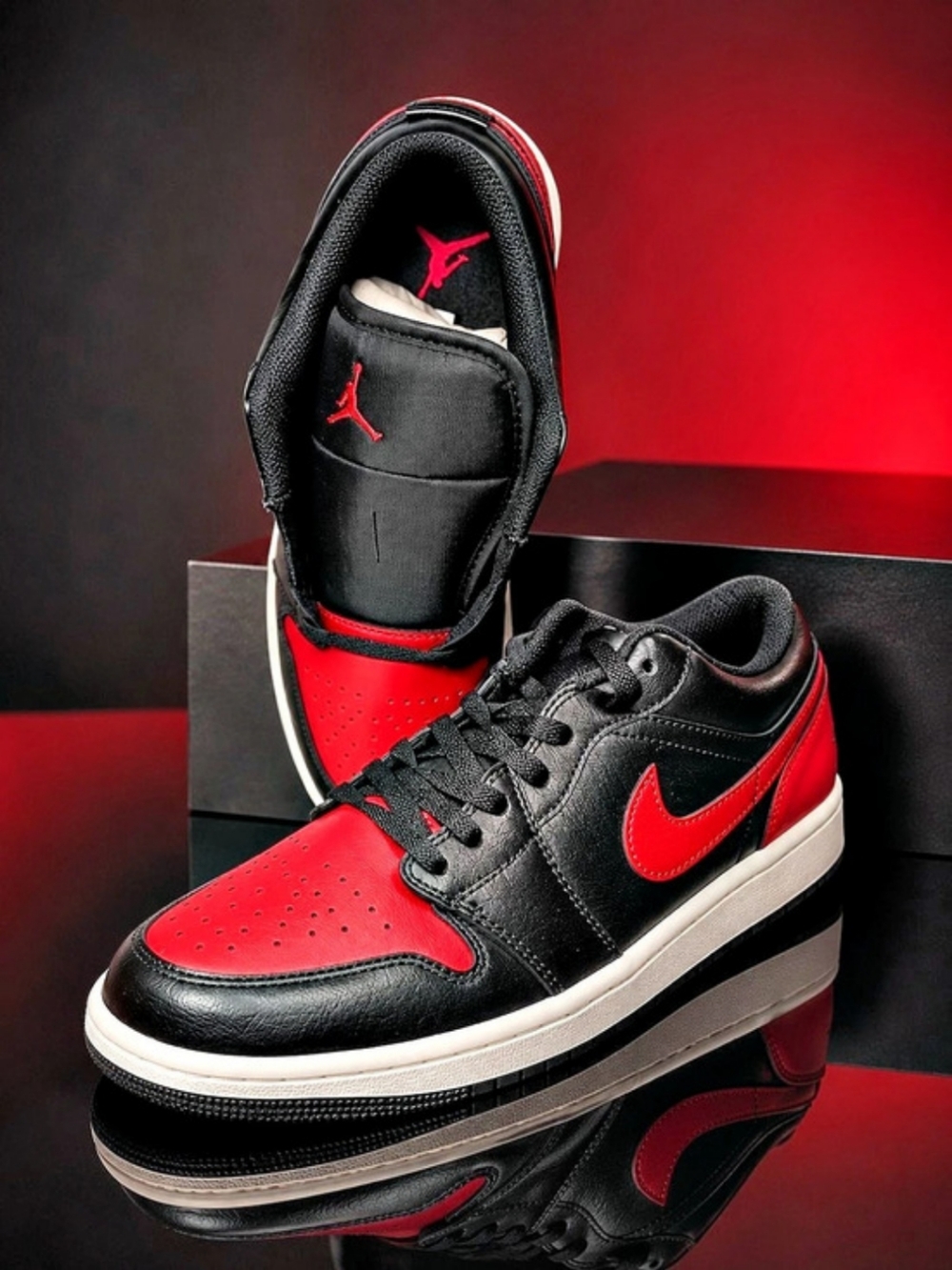 Nike Air Jordan 1 Low Bred Toe Black Red White Men's Size 8 New With Box
